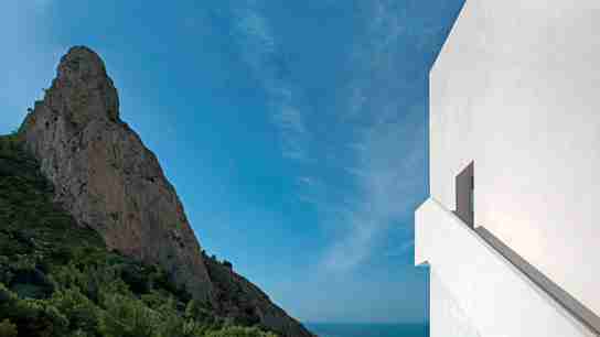 Fran Silvestre Arquitectos Design a Cliffside Residence in Spain