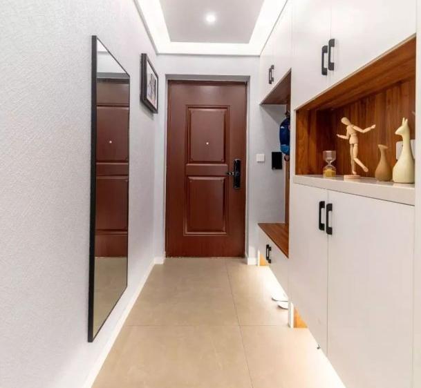 How to Arrange Shoe Cabinet in Porch?