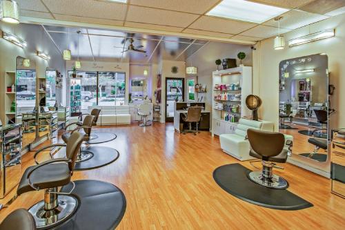 Top List of Hair Salon Equipment Before Starting Your Business